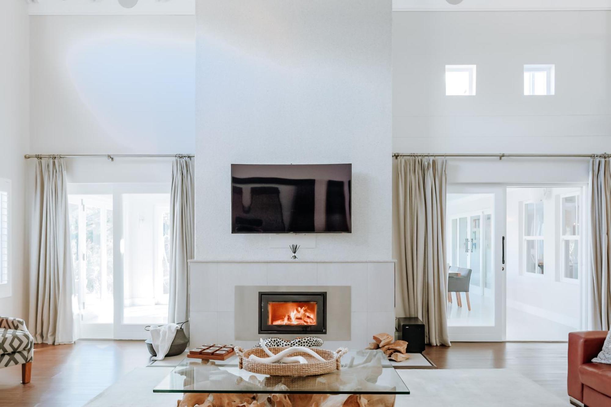 Luxe Family Home With Solar Power In Secure Hout Bay Estate Città del Capo Esterno foto