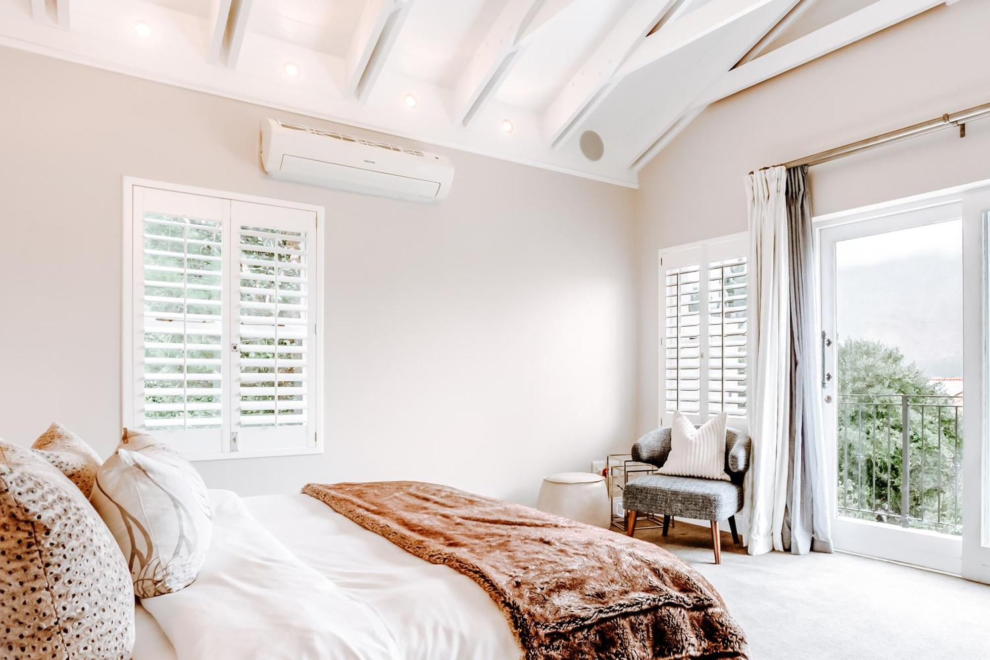 Luxe Family Home With Solar Power In Secure Hout Bay Estate Città del Capo Esterno foto